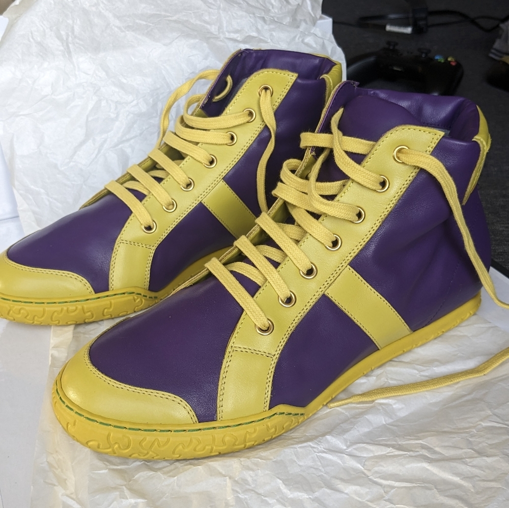 Bswank by Kenya Dryden woman 10.5. Lakers like colors